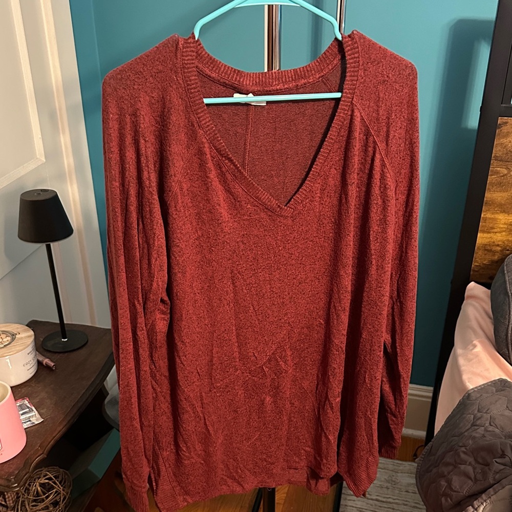 Maurice’s Women's V-Neck long sleeve - Red